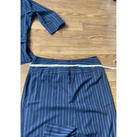 Courtenay Skirt Suit Set Women's Navy Pinstripe Short Sleeve Jacket Sz 14W NWOT - Picture 11 of 14